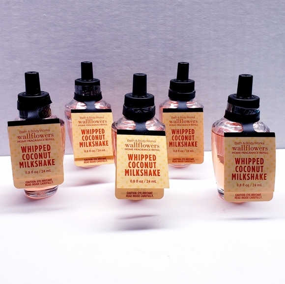 Bath & Body Works WHIPPED COCONUT MILKSHAKE Wallflowers Fragrance Refill(5 pack) - Picture 1 of 4